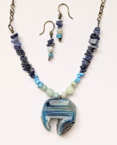 bijoux-alex-yell-amoona-parure-collier-boucles-d-oreilles-agate-lapis-lazuli-pierres-naturelles.jpg