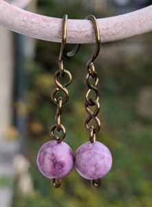 bijoux-alex-yell-lemy-boucles-oreilles-pierres-naturelles-sugilite.jpg