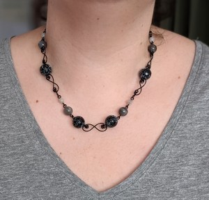 bijoux-alex-yell-ontwan-parure-collier-boucles-oreilles-pierres-naturelles-labradorite-agate-pierre-de-lune-4.jpg