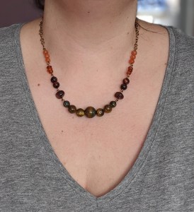 bijoux-alex-yell-goulie-parure-collier-boucles-oreilles-pierres-naturelles-oeil-tigre-cornaline-3.jpg