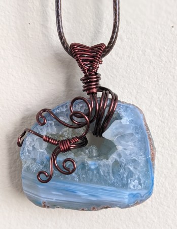 bijoux-alex-yell-magnio-collier-pendentif-pierres-naturelles-agate.jpg