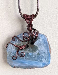 bijoux-alex-yell-magnio-collier-pendentif-pierres-naturelles-agate.jpg