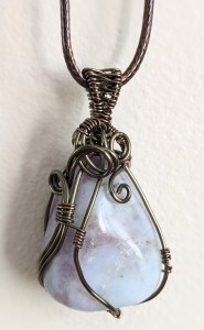 bijoux-alex-yell-hemetie-collier-pendentif-pierres-naturelles-tourmaline.jpg