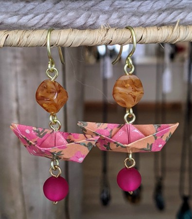 bijoux-alex-yell-boucles-d-oreilles-en-origami-EBOR240Cerisier.jpg