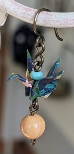 bijoux-alex-yell-boucles-d-oreilles-en-origami-EBOR275Kum.jpg