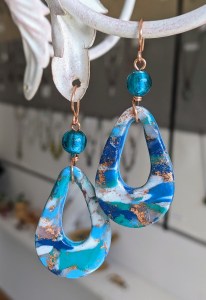 bijoux-alex-yell-boucles-d-oreilles-pate-polymere-grandes-boucles-d-oreilles-EFIM013Thadee.jpg