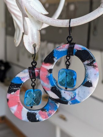 bijoux-alex-yell-boucles-d-oreilles-pate-polymere-grandes-boucles-d-oreilles-EFIM022Phegie.jpg