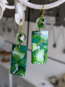 bijoux-alex-yell-boucles-d-oreilles-pate-polymere-grandes-boucles-d-oreilles-EFIM057Bysee.jpg