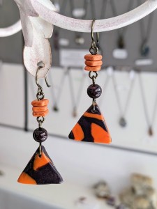 bijoux-alex-yell-boucles-d-oreilles-pate-polymere-grandes-boucles-d-oreilles-EFIM141Isa.jpg