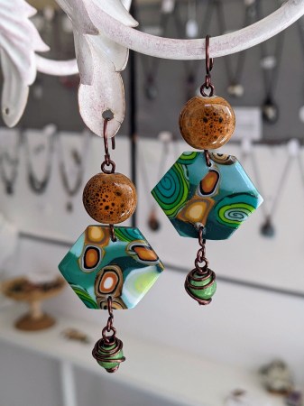 bijoux-alex-yell-boucles-d-oreilles-pate-polymere-grandes-boucles-d-oreilles-EFIM153Eliott.jpg