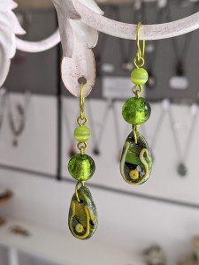 bijoux-alex-yell-boucles-d-oreilles-pate-polymere-grandes-boucles-d-oreilles-EFIM158Vohan.jpg