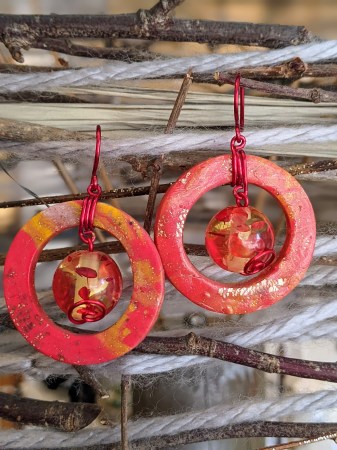 bijoux-alex-yell-boucles-d-oreilles-pate-polymere-grandes-boucles-d-oreilles-EFIM173Poussy.jpg
