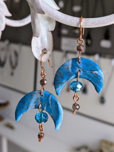 bijoux-alex-yell-boucles-d-oreilles-pate-polymere-grandes-boucles-d-oreilles-EFIMO17Capu.jpg