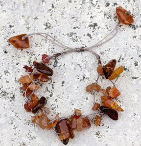 bijoux-alex-yell-bracelet-en-pierres-naturelles-ambre-cornaline-EBRA782Jina1.jpg