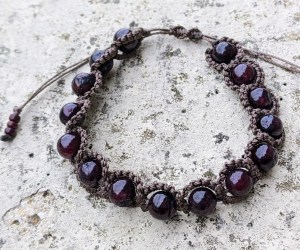 bijoux-alex-yell-bracelet-en-pierres-naturelles-jaspe-rouge-EBRA795Mirfie3.jpg