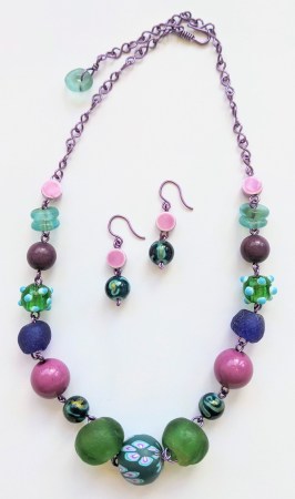 bijoux-alexyell-collier-boucles-d-oreilles-parures-diverses-perles-artisanales-du-ghana-EPE811Kalliam.jpg