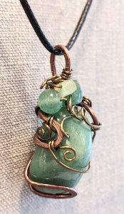 bijoux-alex-yell-kinai-collier-pendentif-pierres-naturelles-aventurine-3.jpg